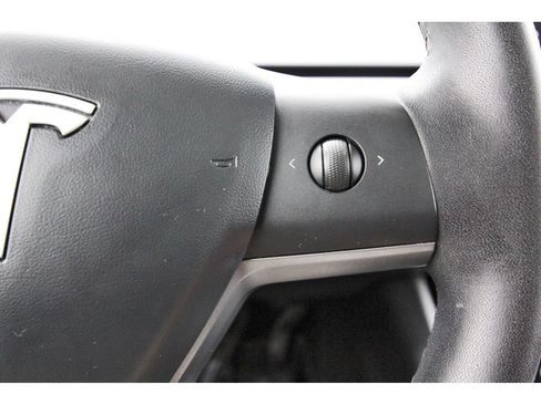Used 2020 Tesla Model Y Long Range AWD/4WD image 19