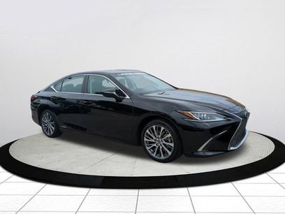 Used 2019 Lexus ES 300h w/ Premium Package