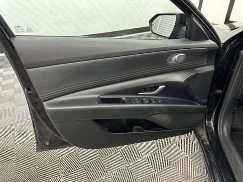Used 2024 Hyundai Elantra SEL w/ Convenience Package FWD image 10