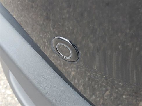 Used 2015 Toyota Highlander Limited Platinum image 9