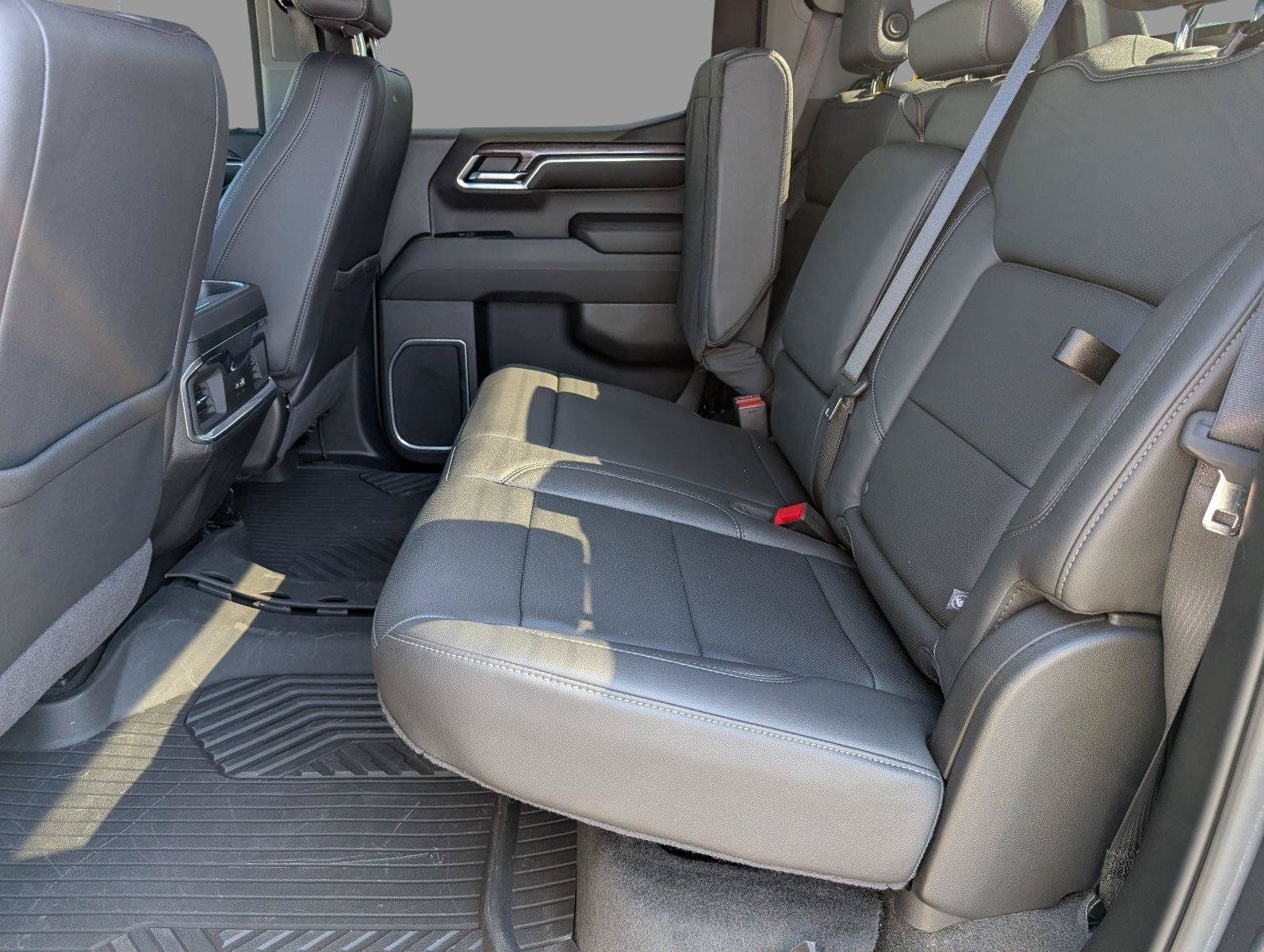 Certified 2024 Chevrolet Silverado 1500 LTZ AWD/4WD image 34