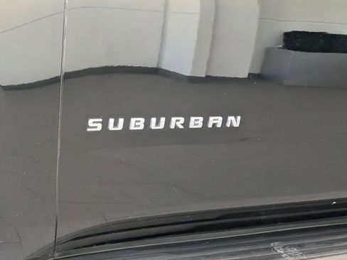 Used 2020 Chevrolet Suburban LT AWD/4WD image 5