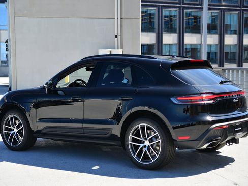 New 2026 Porsche Macan image 3