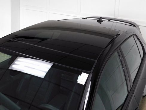 Used 2025 Volkswagen Golf image 22