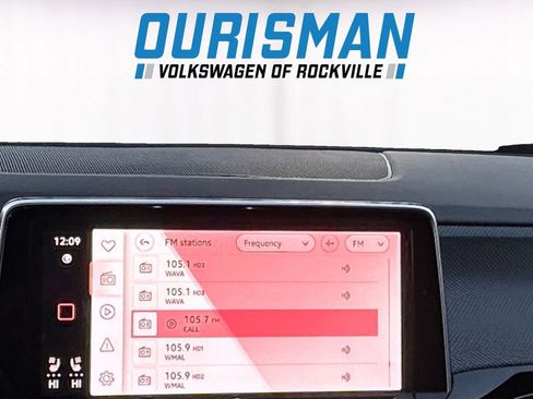 Used 2024 Volkswagen Atlas Cross Sport SEL image 11