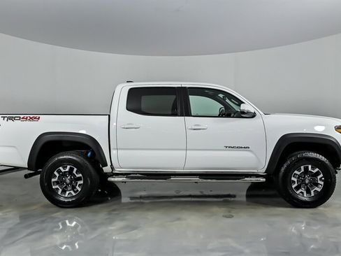 Used 2021 Toyota Tacoma TRD Off-Road AWD/4WD image 14