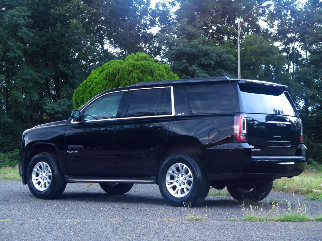 Used 2015 GMC Yukon SLE AWD/4WD image 3