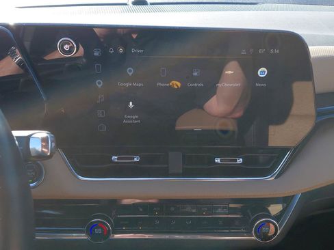 Used 2025 Chevrolet Equinox ACTIV w/ Safety and Technology Package AWD/4WD image 34