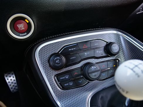 Used 2015 Dodge Challenger SRT Hellcat image 22