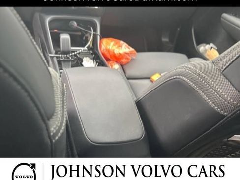 Used 2023 Volvo XC40 Recharge Core AWD/4WD image 10