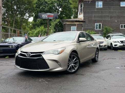 Used 2015 Toyota Camry XSE FWD image 4
