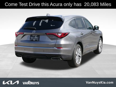 Used 2023 Acura MDX SH-AWD w/ Advance Package image 3