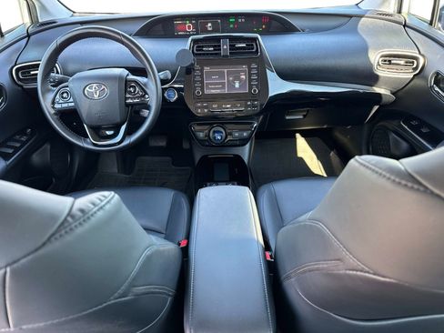 Used 2020 Toyota Prius XLE w/ Advanced Technology Package image 14
