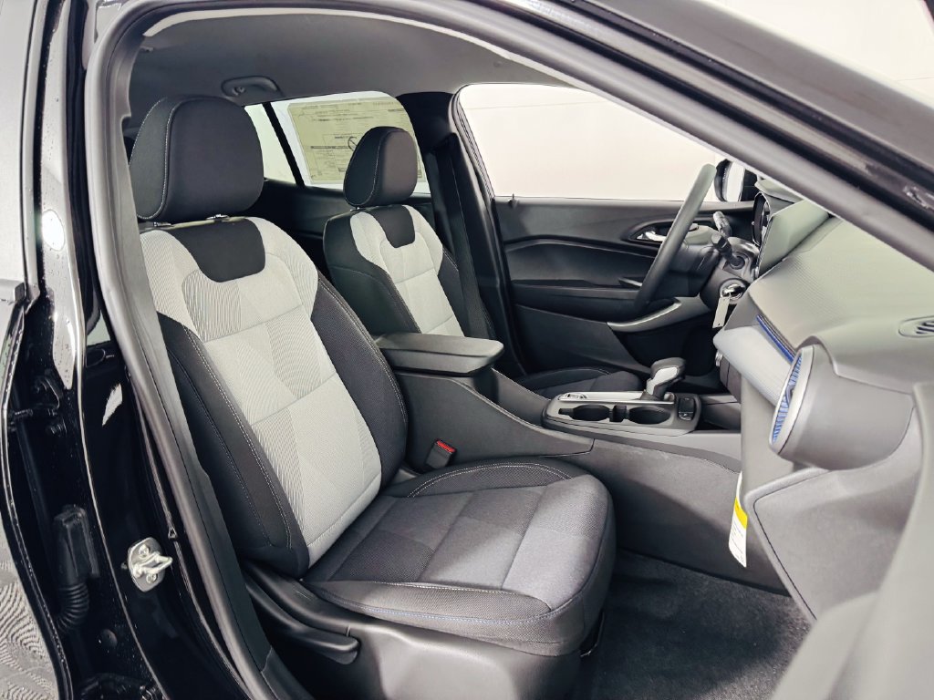 Used 2026 Chevrolet Trax LS FWD image 26