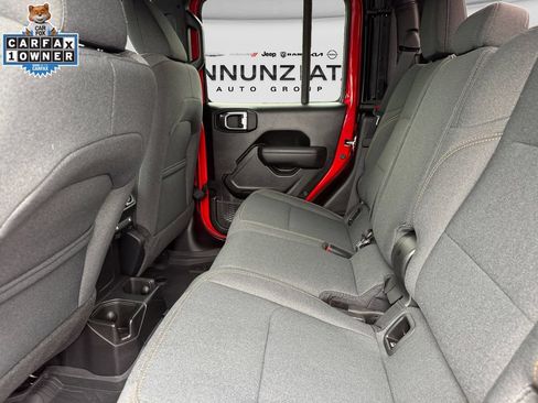Used 2025 Jeep Gladiator Sport AWD/4WD image 13