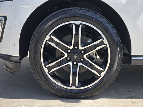 Used 2021 Ford Expedition Limited AWD/4WD image 15