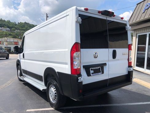 Used 2025 RAM ProMaster 2500 w/ U-Haul Equipment Group FWD image 4