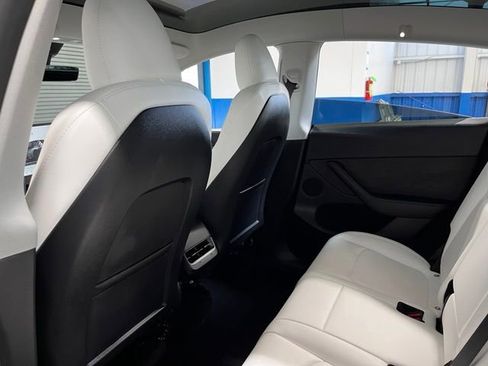 Used 2023 Tesla Model Y Performance AWD/4WD image 14