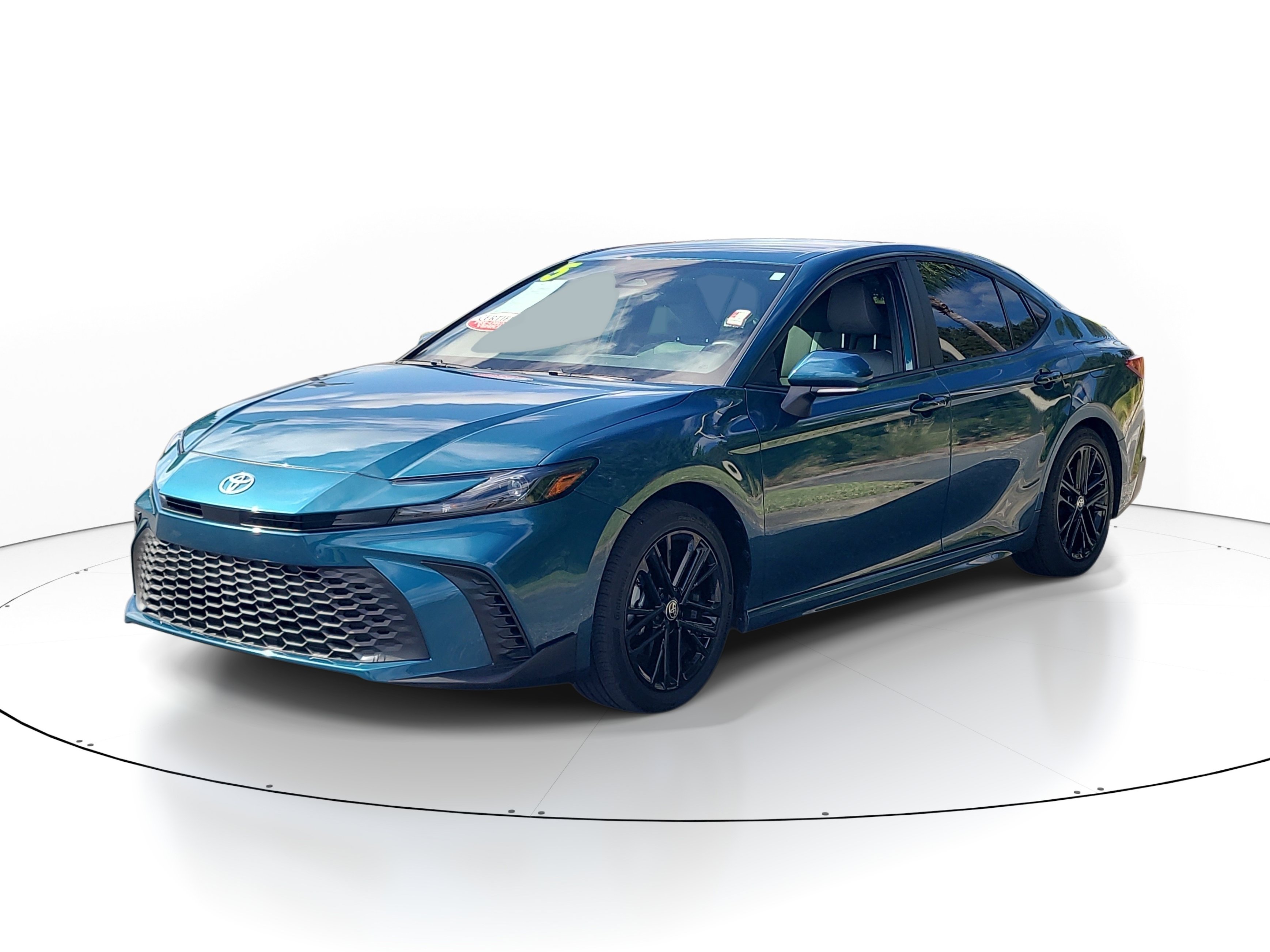 Used 2025 Toyota Camry SE FWD image 3