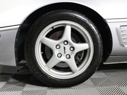 Used 1996 Chevrolet Corvette Coupe RWD image 9