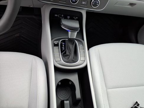 New 2026 Hyundai Kona SE FWD image 16