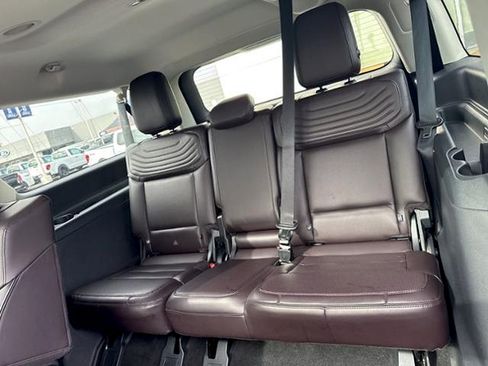 Used 2025 Ford Expedition Max Platinum w/ Platinum Ultimate Package AWD/4WD image 15