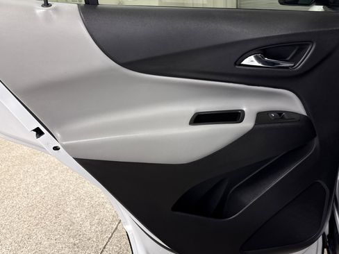 Used 2024 Chevrolet Equinox LS w/ LS Convenience Package image 13