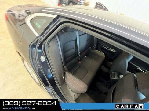 Used 2023 Chevrolet Malibu LT image 8