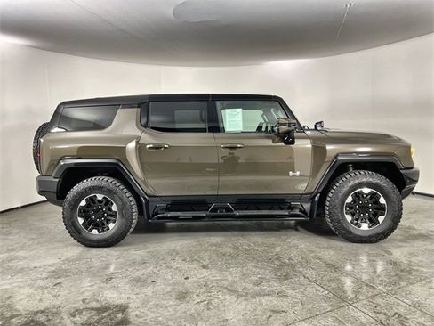 Used 2024 GMC Hummer EV 2X w/ Extreme Off-Road Package image 9