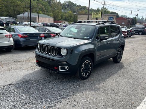 Used 2015 Jeep Renegade Trailhawk image 3