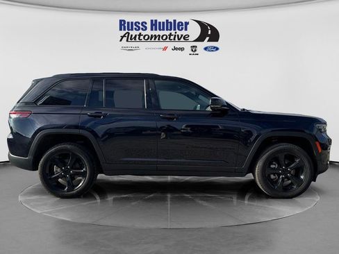 Used 2024 Jeep Grand Cherokee Limited w/ Luxury Tech Group II AWD/4WD image 9