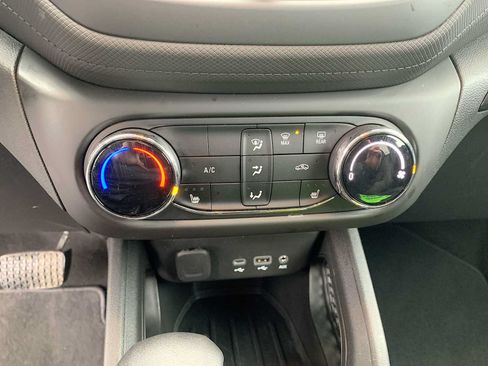 Certified 2023 Chevrolet TrailBlazer LT FWD image 17