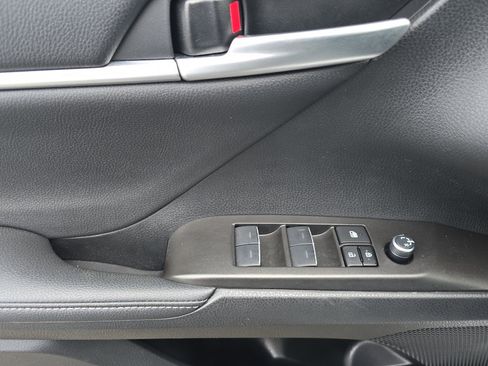 Used 2024 Toyota Camry XLE image 8