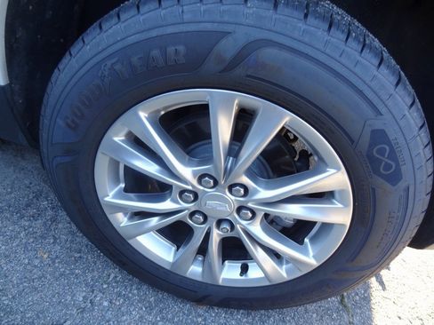 Used 2020 Cadillac XT5 Premium Luxury image 12