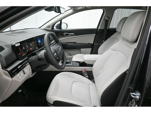 New 2026 Kia Sportage EX w/ EX Panorama Roof Package image 17