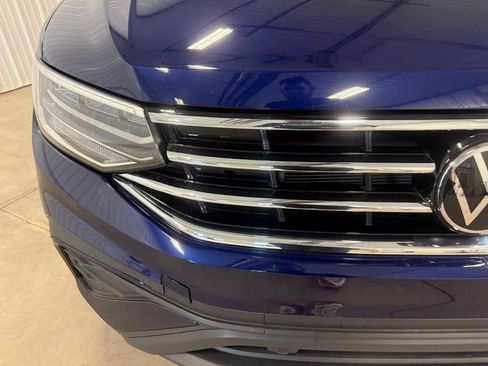 Used 2024 Volkswagen Tiguan SE w/ Panoramic Sunroof Package AWD/4WD image 4