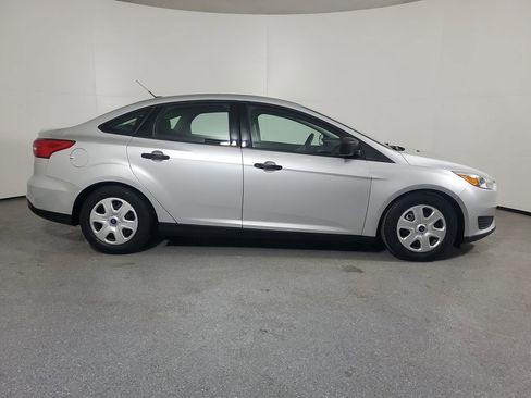 Used 2015 Ford Focus S image 30