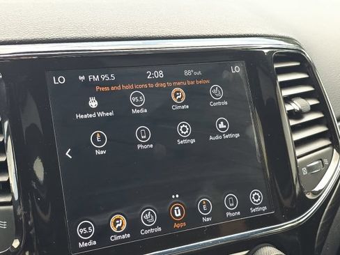 Used 2022 Jeep Grand Cherokee Laredo X AWD/4WD image 32