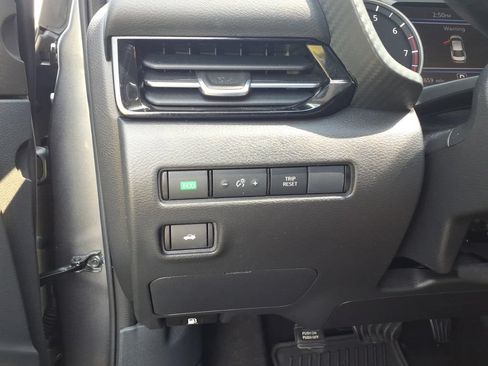 Used 2022 Nissan Sentra SR FWD image 12
