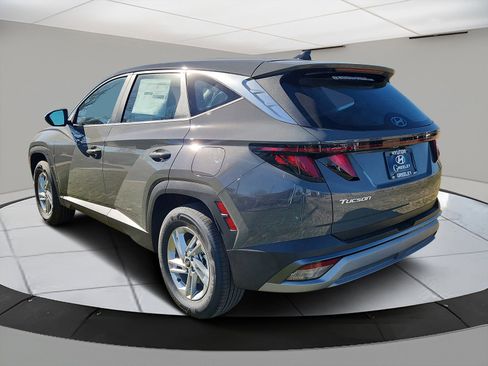 New 2026 Hyundai Tucson SE image 3