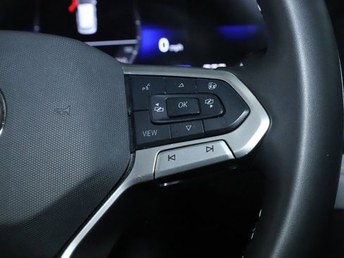 Used 2024 Volkswagen Taos SE image 23