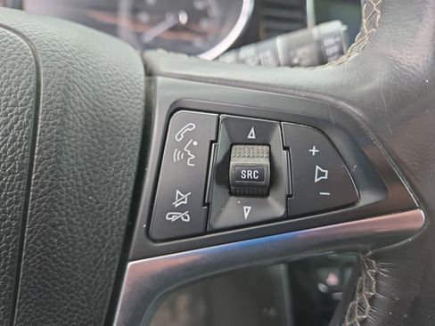 Used 2020 Buick Encore Preferred image 18