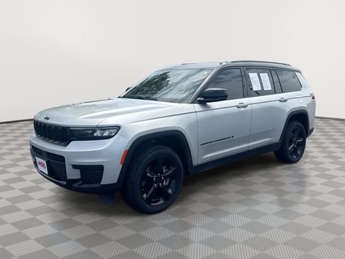 Used 2023 Jeep Grand Cherokee L Laredo AWD/4WD image 1