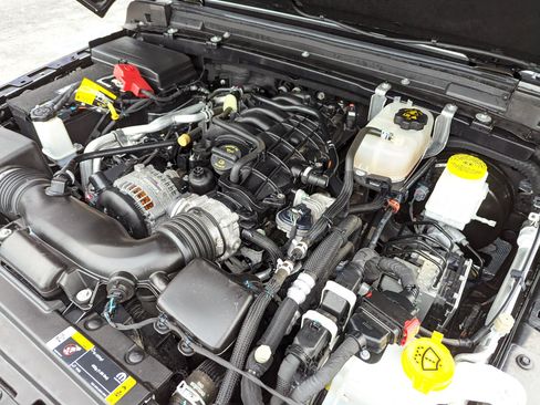 Used 2022 Jeep Gladiator Sport image 46