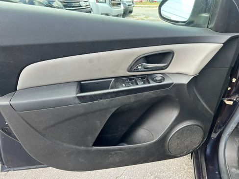 Used 2014 Chevrolet Cruze LT FWD image 9