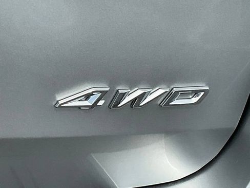 Used 2024 Ford Explorer XLT w/ Equipment Group 202A AWD/4WD image 15