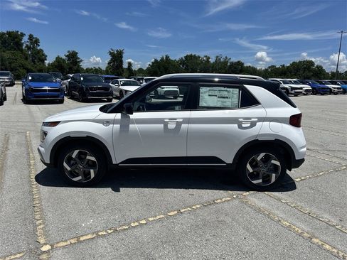 New 2025 Hyundai Venue Limited image 14