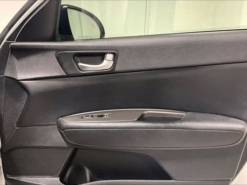 Used 2020 Kia Optima SE image 23