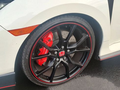 Used 2019 Honda Civic Type R image 9