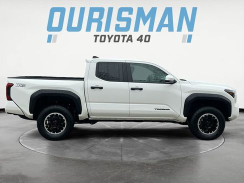 Used 2024 Toyota Tacoma TRD Off-Road image 8
